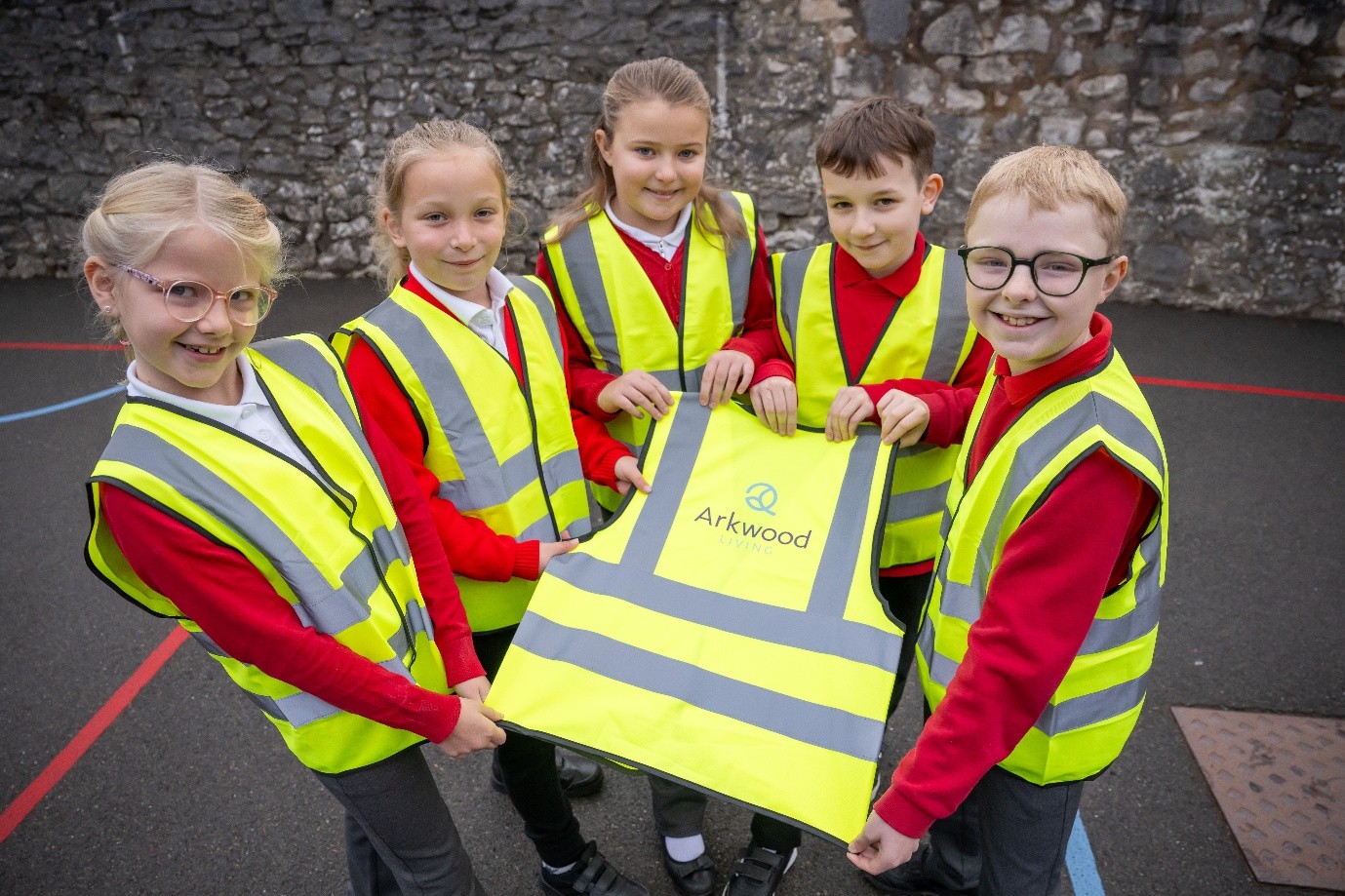 Picture1 Middleton Community Primary School pupils with their Arkwood hi-vis